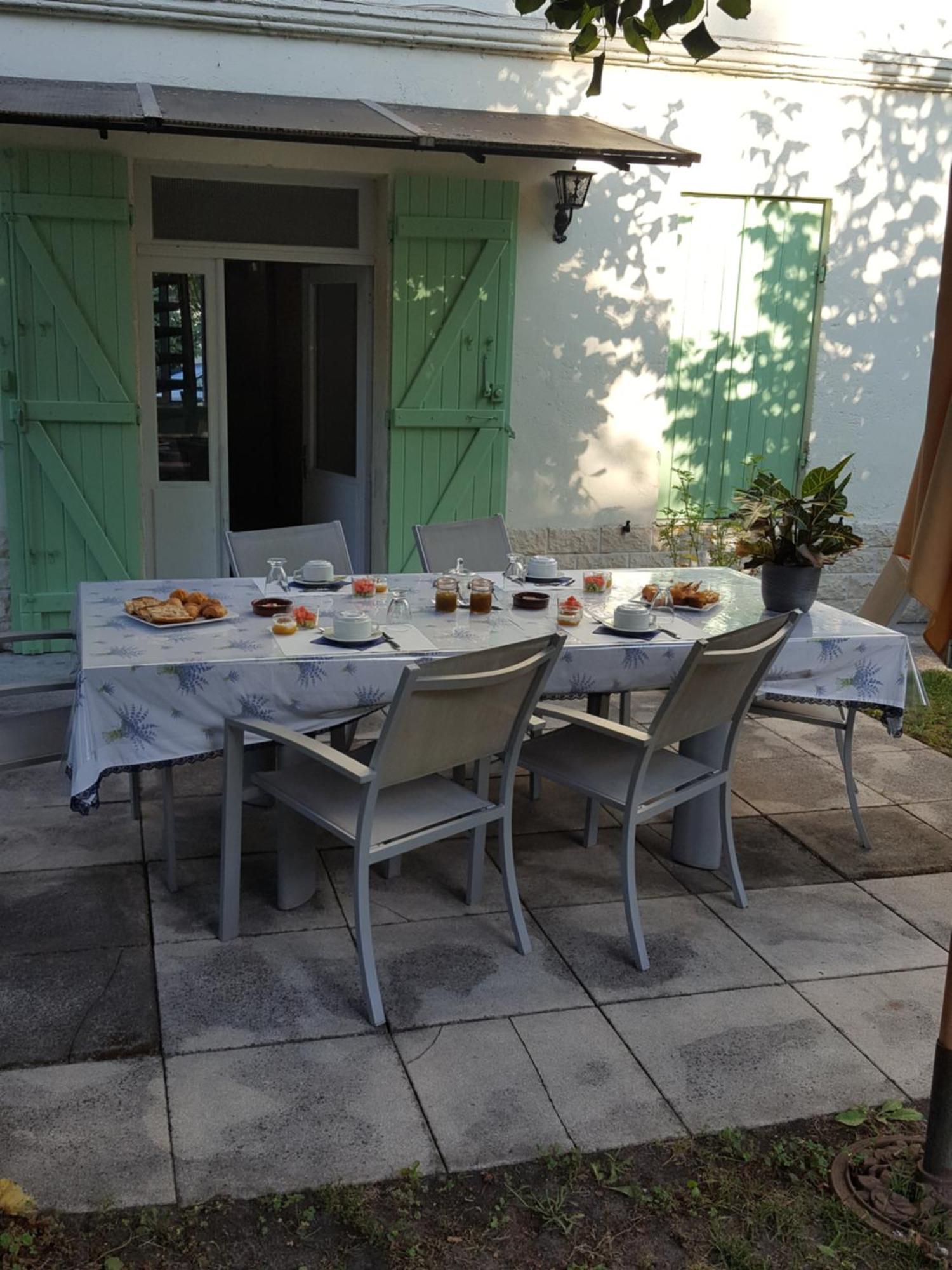 Bed and Breakfast Chez Alexandra Louchats Exteriér fotografie